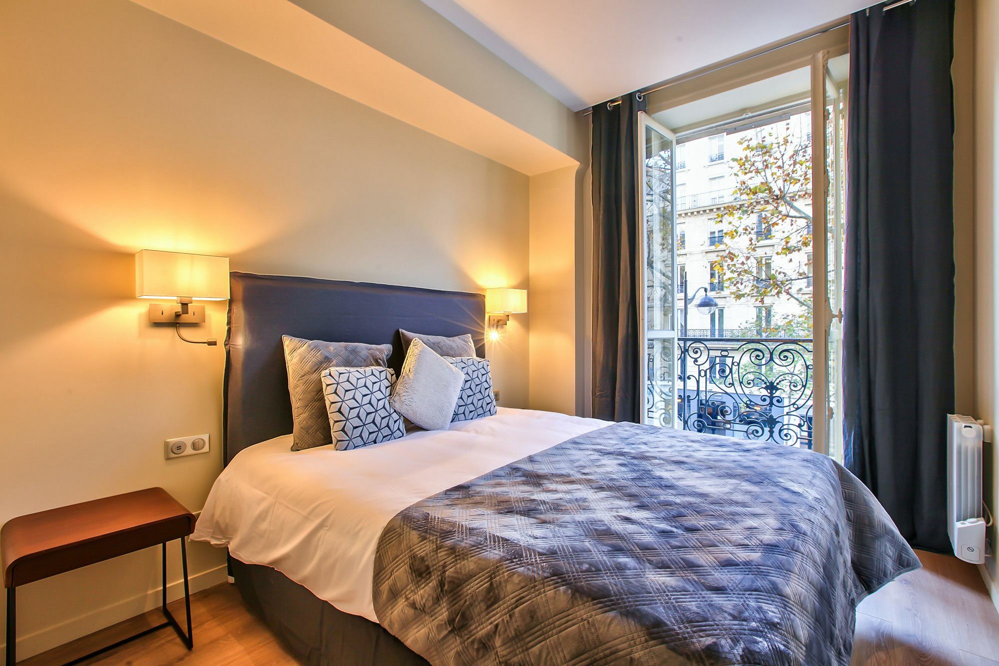 60 - Luxury Parisian Sebastopol 2dg Apartment Paris